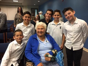 Survivor Hanna Marx with students from San Diego Jewish Academy